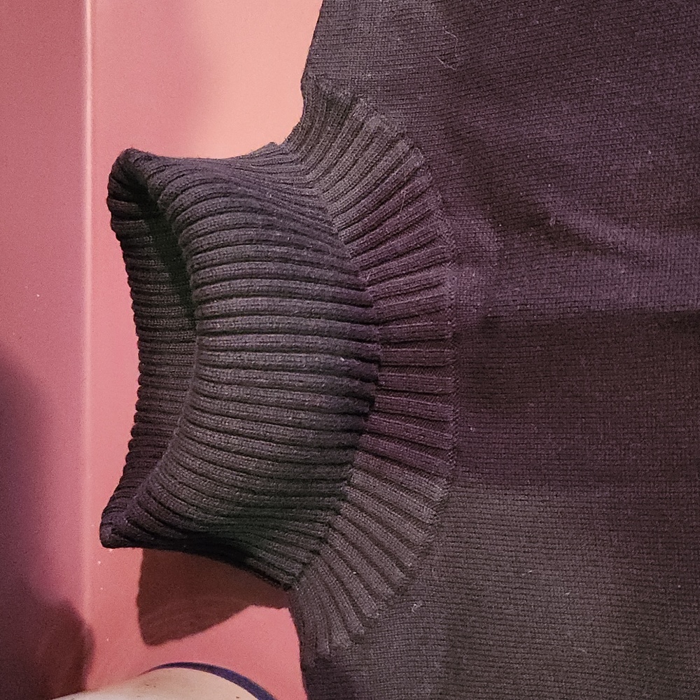 Sweater - Picture 3 of 4